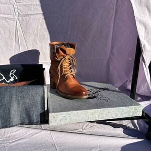 Freebirds by Steven size 8 Cavalier Boots color Tan